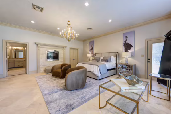 Primary suite