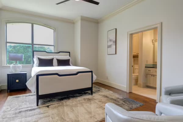 Guest bedroom